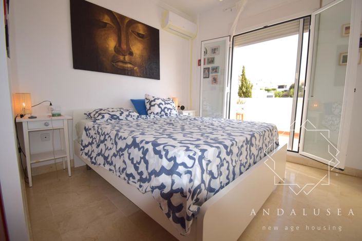 Image No.19-3 Bed Property for sale