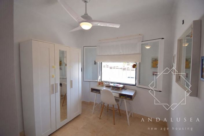Image No.24-3 Bed Property for sale