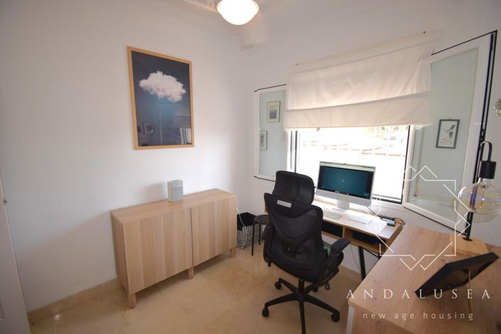 Image No.27-3 Bed Property for sale