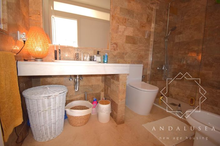 Image No.31-3 Bed Property for sale