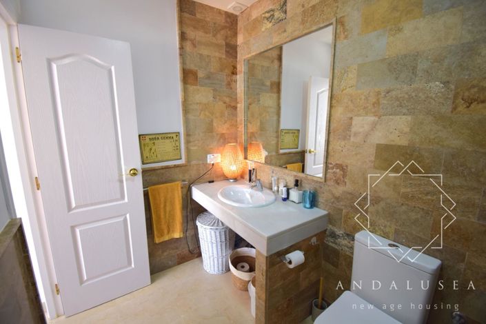 Image No.32-3 Bed Property for sale