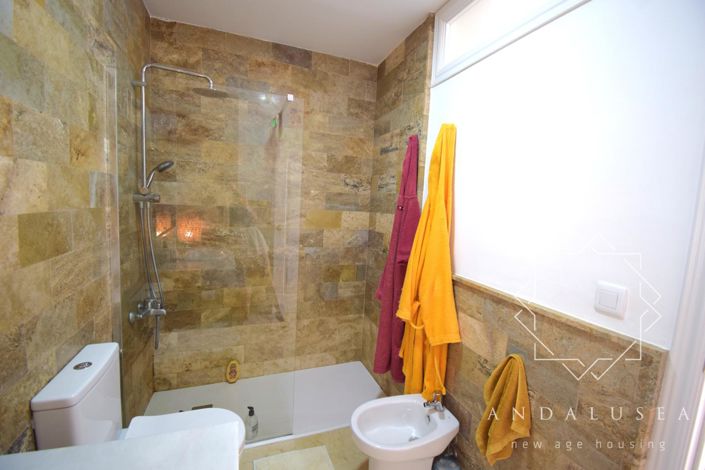 Image No.33-3 Bed Property for sale