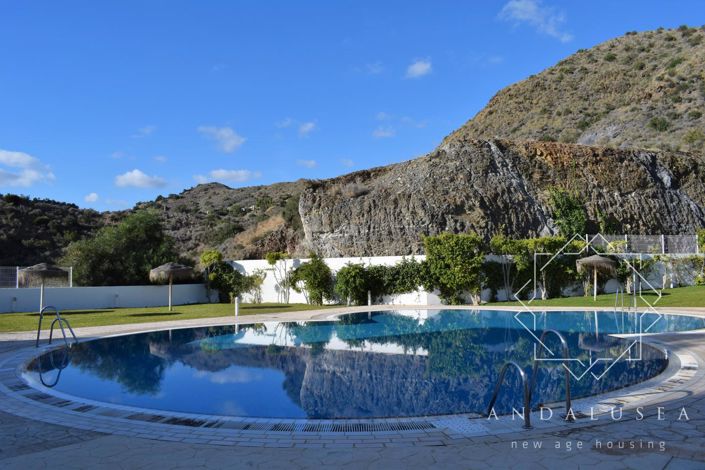 Image No.44-3 Bed Property for sale