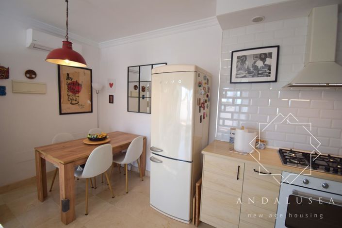 Image No.8-3 Bed Property for sale
