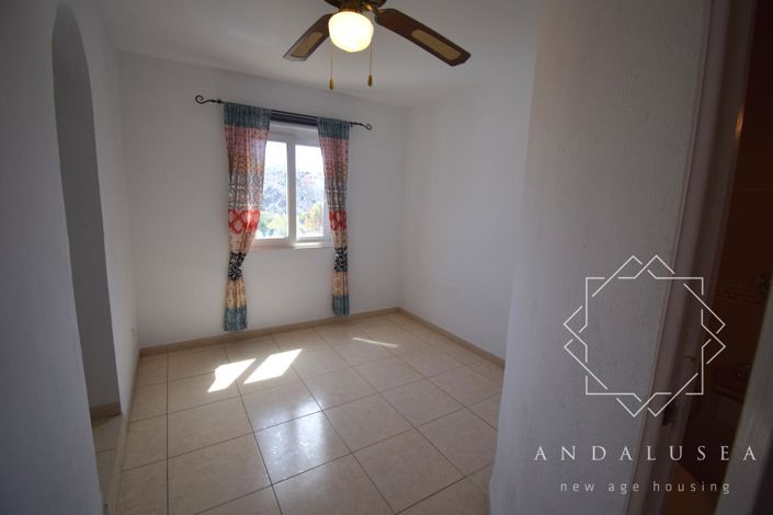 Image No.14-4 Bed Property for sale