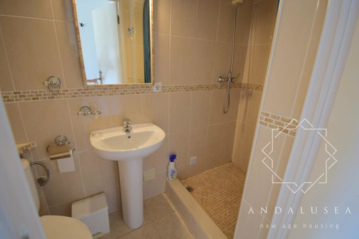 Image No.16-4 Bed Property for sale