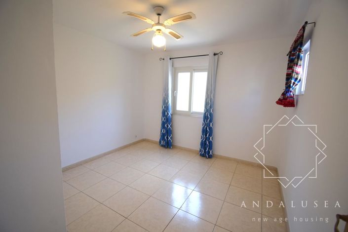 Image No.17-4 Bed Property for sale
