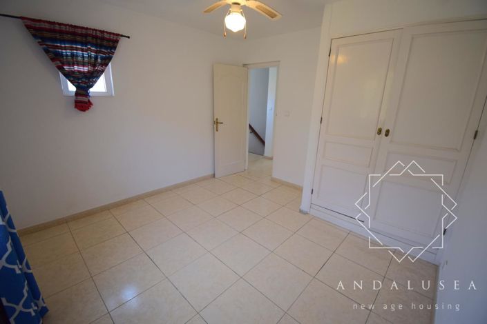 Image No.18-4 Bed Property for sale
