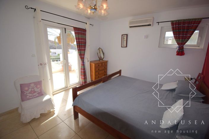 Image No.20-4 Bed Property for sale