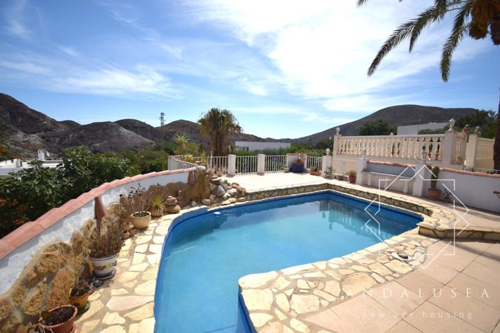 Image No.41-4 Bed Property for sale