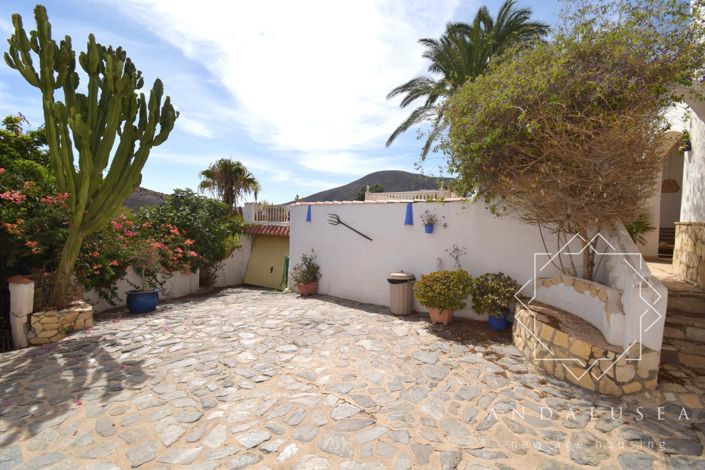 Image No.54-4 Bed Property for sale