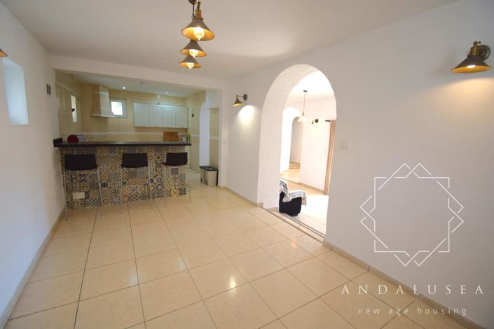 Image No.7-4 Bed Property for sale