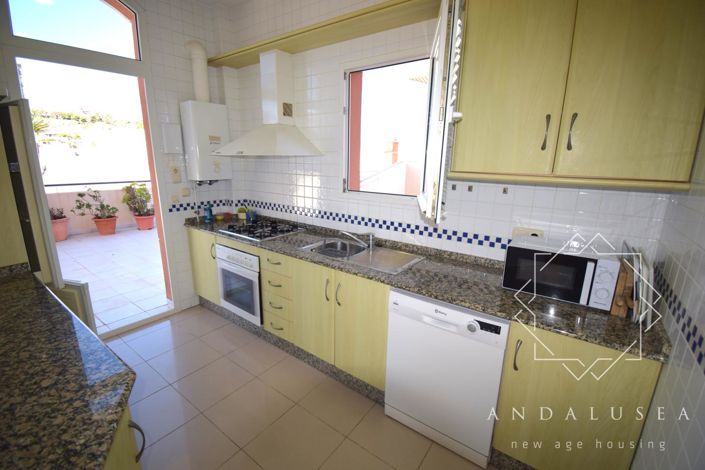 Image No.12-3 Bed Property for sale