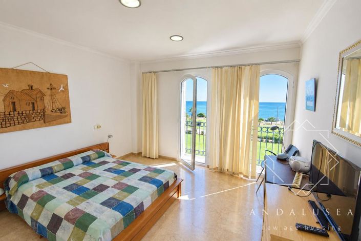 Image No.16-3 Bed Property for sale