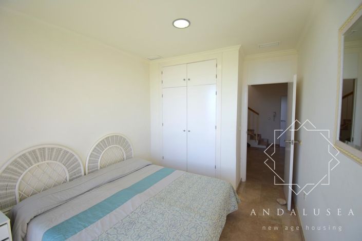 Image No.22-3 Bed Property for sale