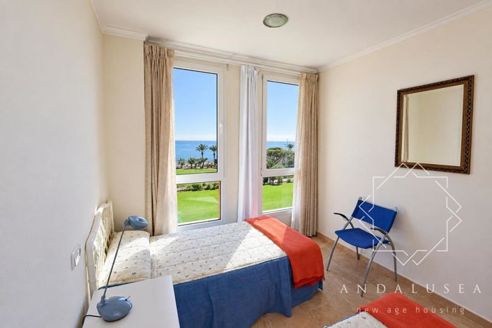 Image No.24-3 Bed Property for sale