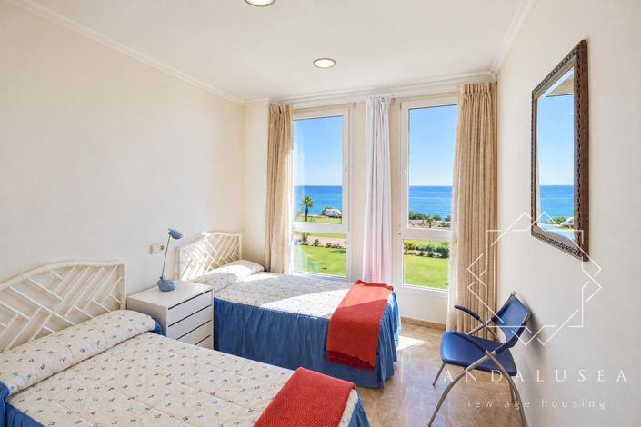 Image No.25-3 Bed Property for sale