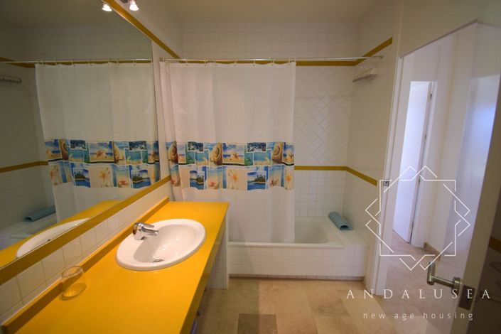 Image No.29-3 Bed Property for sale