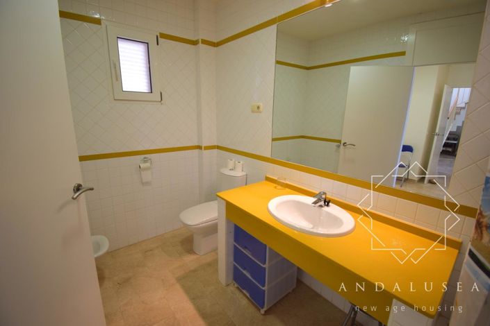 Image No.30-3 Bed Property for sale