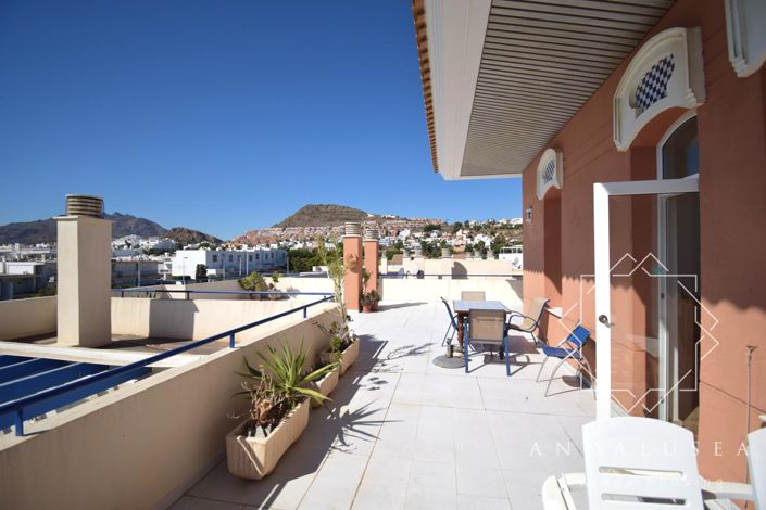 Image No.42-3 Bed Property for sale