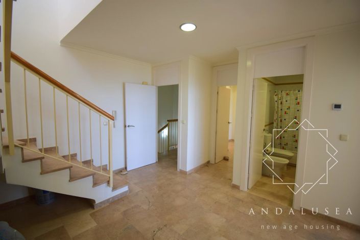 Image No.50-3 Bed Property for sale