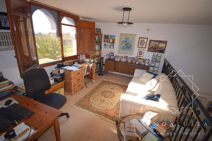 Image No.11-3 Bed Property for sale