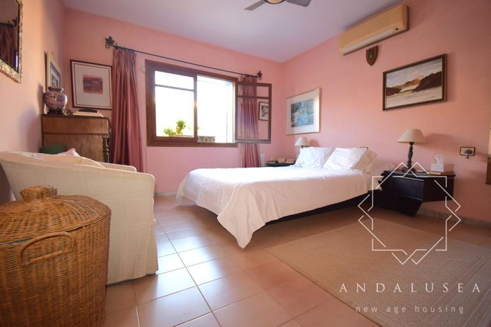 Image No.15-3 Bed Property for sale