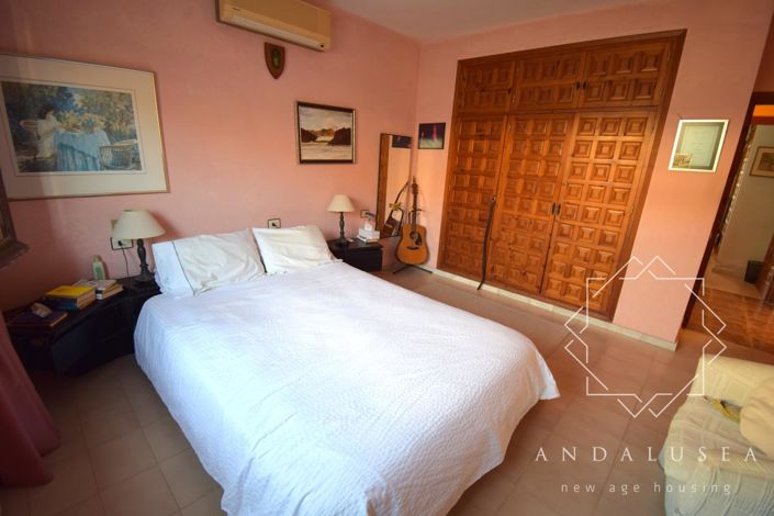 Image No.16-3 Bed Property for sale