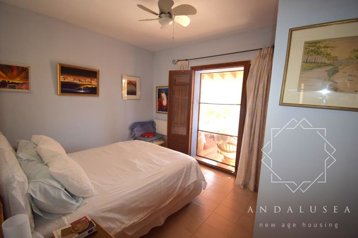 Image No.18-3 Bed Property for sale