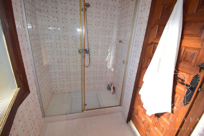Image No.27-3 Bed Property for sale