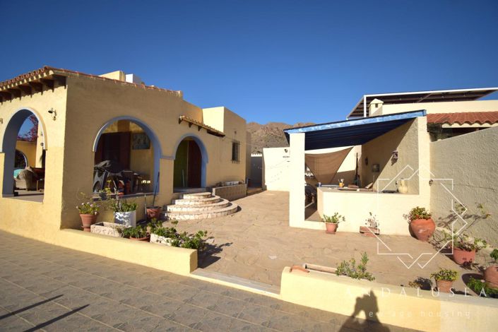 Image No.35-3 Bed Property for sale