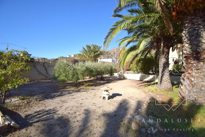 Image No.50-3 Bed Property for sale