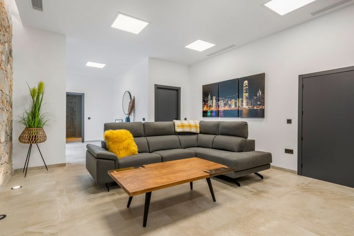 Image No.27-5 Bed Villa for sale