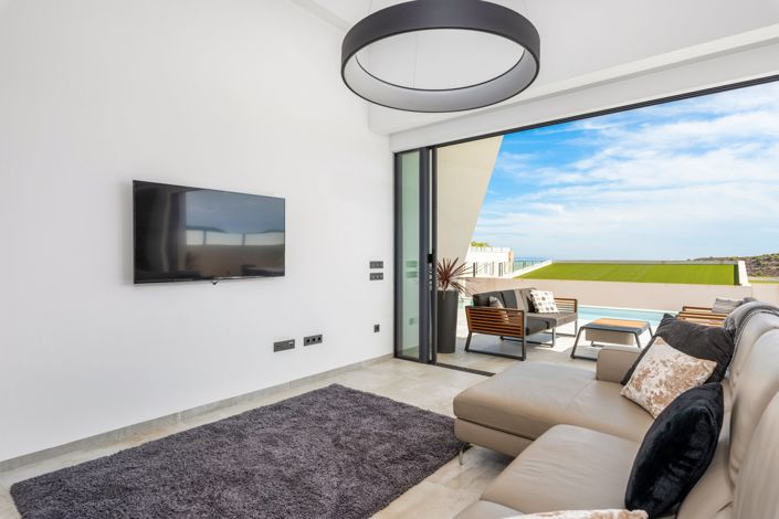 Image No.6-5 Bed Villa for sale