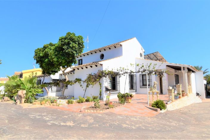Image No.1-Villa de 4 chambres à vendre à Orihuela Costa
