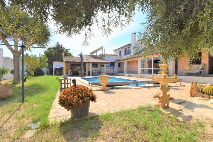 Image No.3-Villa de 4 chambres à vendre à Orihuela Costa