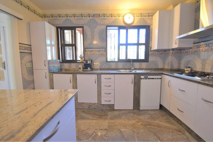 Image No.7-Villa de 4 chambres à vendre à Orihuela Costa