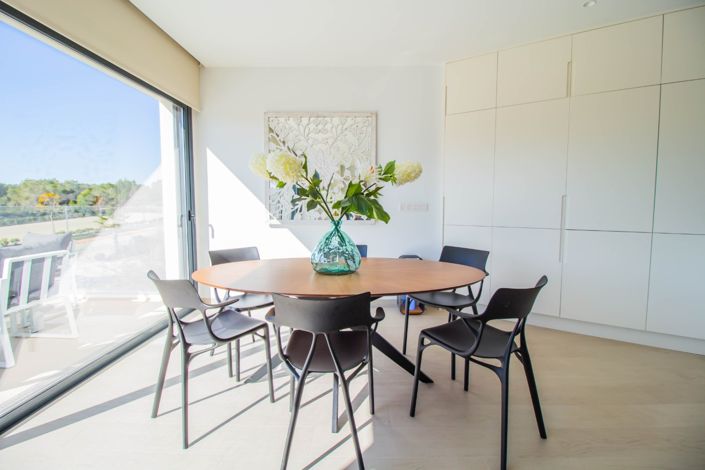 Image No.11-3 Bed Property for sale