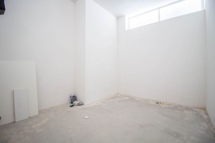 Image No.28-3 Bed Property for sale