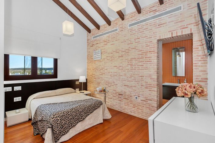 Image No.29-6 Bed Villa for sale