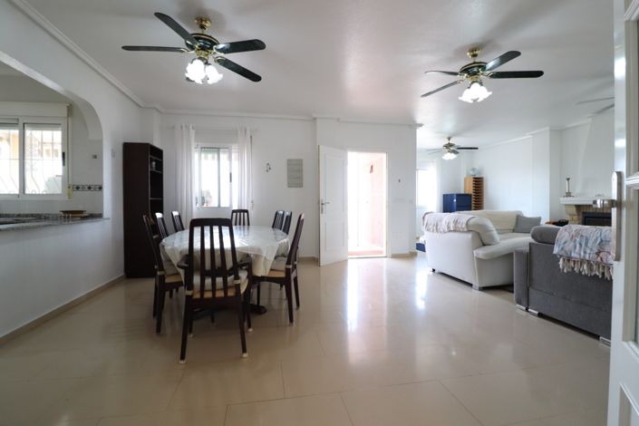 Image No.12-4 Bed Villa for sale