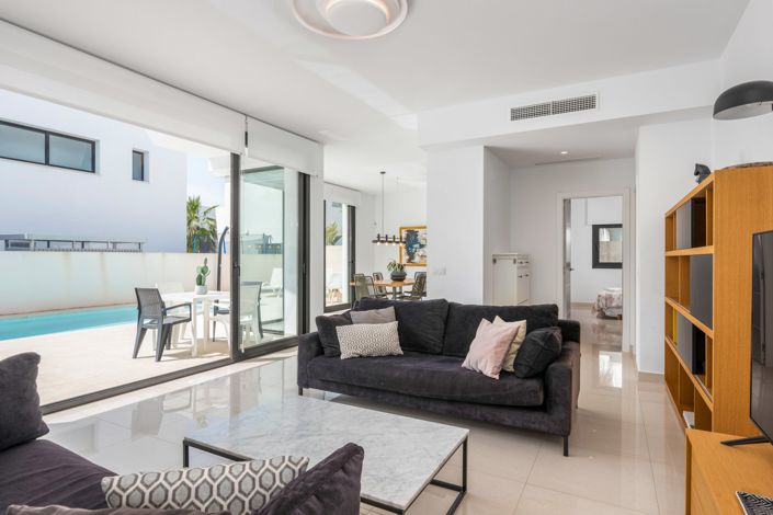 Image No.2-Villa de 4 chambres à vendre à Ciudad Quesada