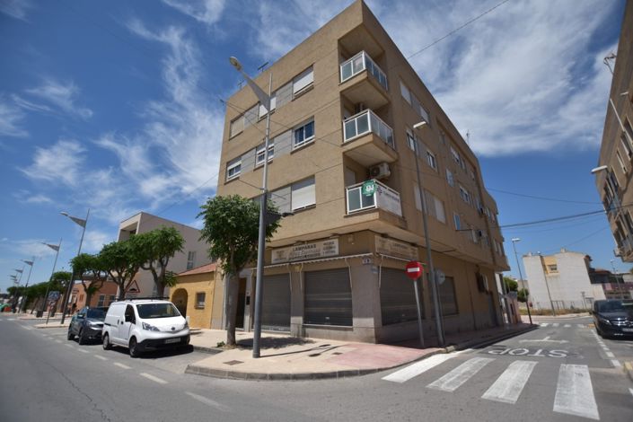 Image No.1-3 Bed Property for sale