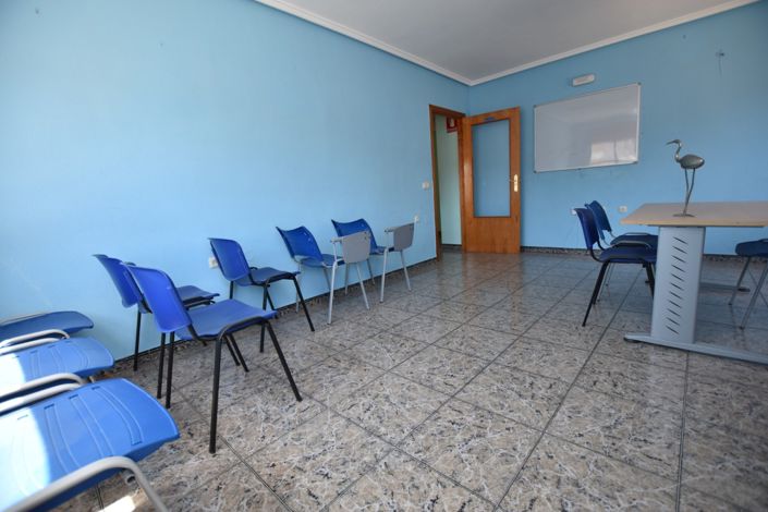 Image No.20-3 Bed Property for sale