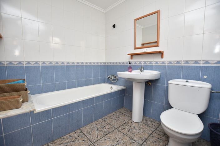 Image No.24-3 Bed Property for sale