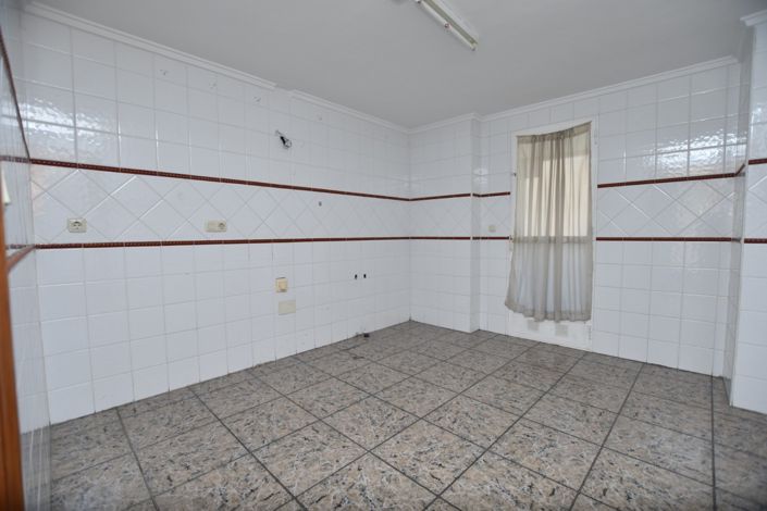 Image No.5-3 Bed Property for sale