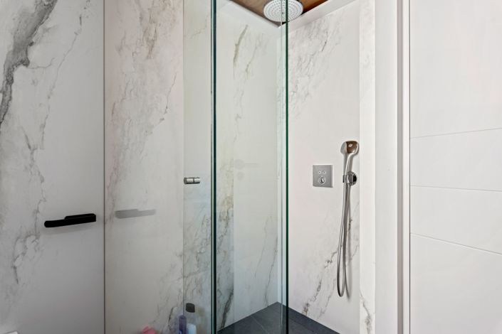 Image No.15-6 Bed Townhouse for sale