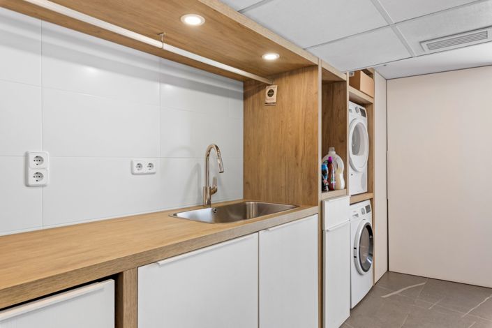 Image No.26-6 Bed Townhouse for sale