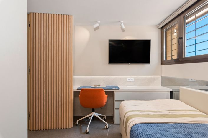 Image No.32-6 Bed Townhouse for sale