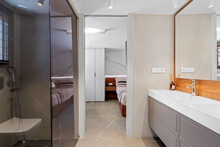 Image No.33-6 Bed Townhouse for sale